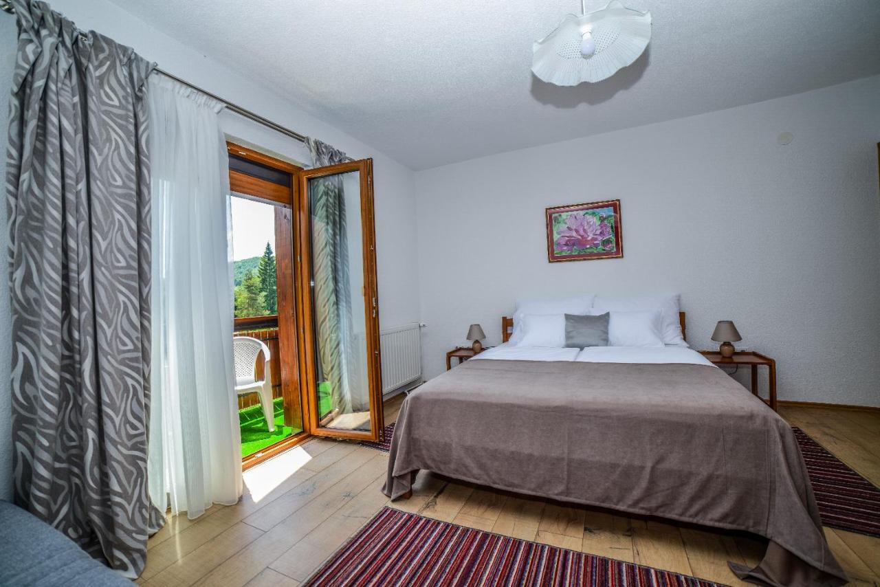 Sixteen Lakes Guest House 2 Jezerce Buitenkant foto