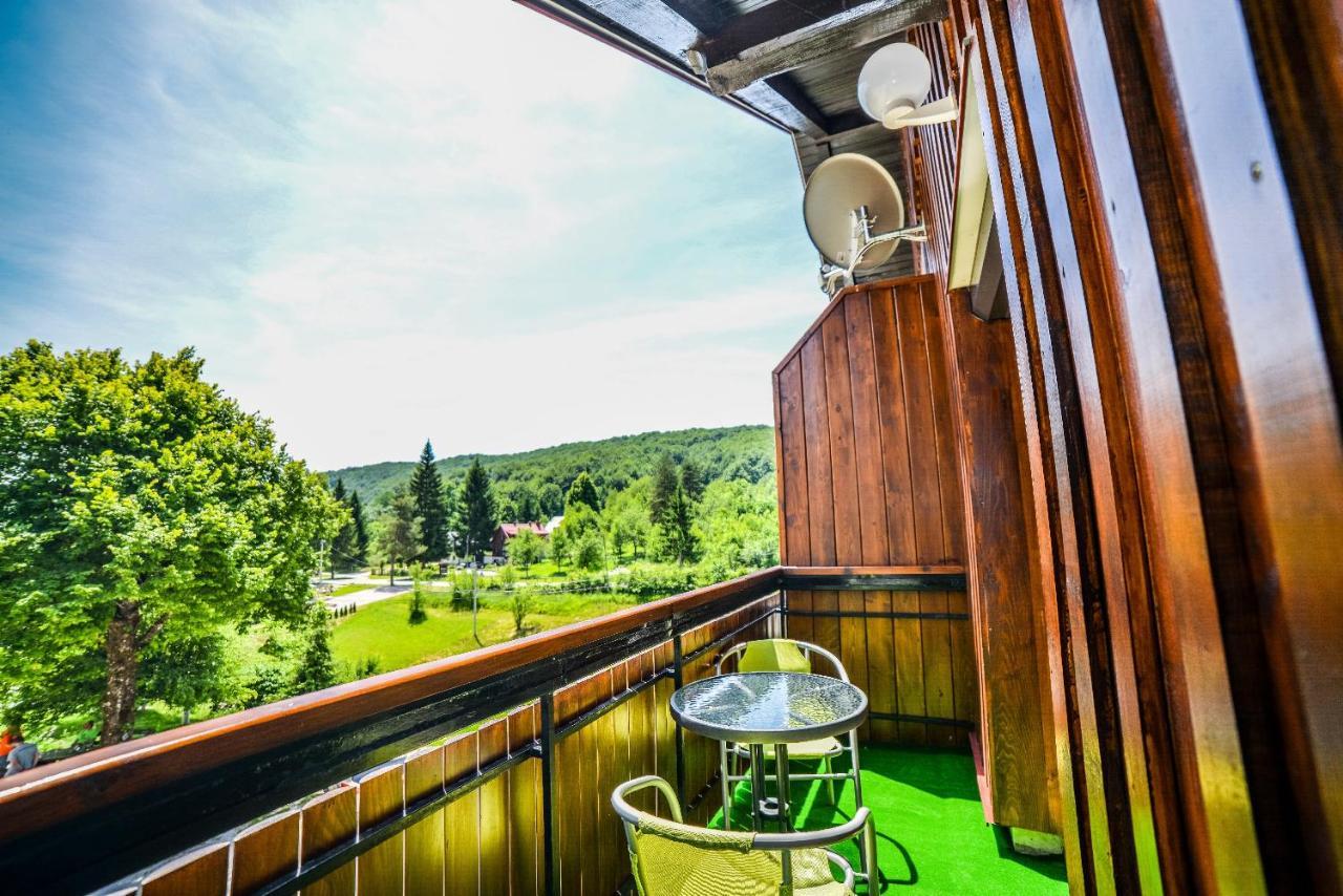 Sixteen Lakes Guest House 2 Jezerce Buitenkant foto