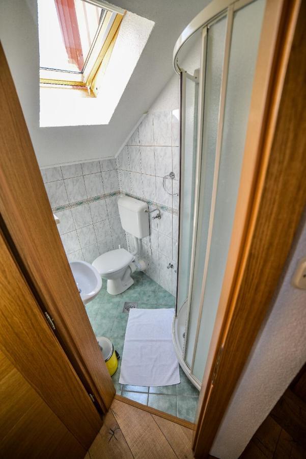 Sixteen Lakes Guest House 2 Jezerce Buitenkant foto